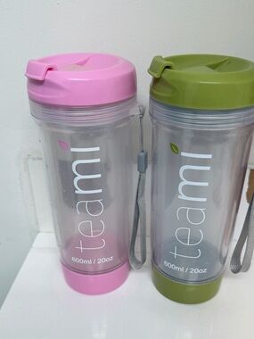 teami Infuser Bottle - Pink or Olive Green Lid & Base